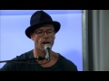 Guy Pearce performs &#039;Thank Your Lucky Stars for Light&#039;