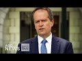 Abbott &quot;politically drowning&quot;: Shorten